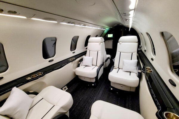 lear-45-seating-2